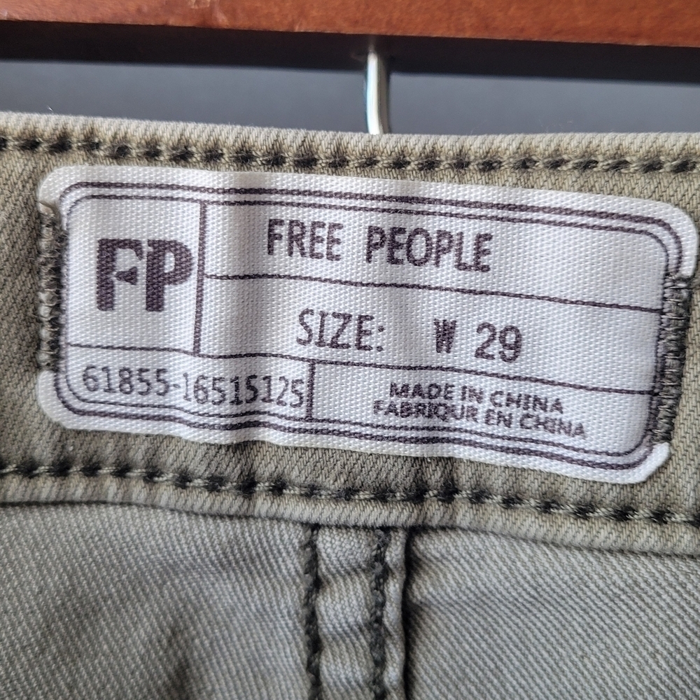 Free People Waist 29" Extreme Flared Bootcut Olive Clear Green Rise 11" in Retro - Picture 5 of 10